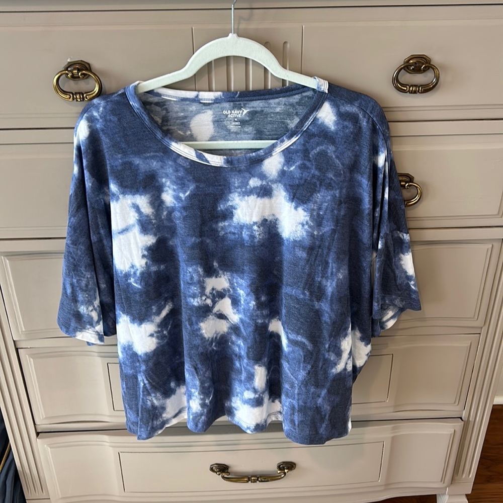 Old navy athletic shirt